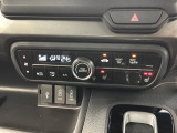 フロント両席にはシートヒーターが付いています!寒い日に便利な装備ですね。