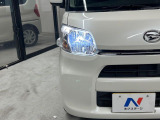 【LEDヘッドライト】悪天候や夜間走行時も良好な視界を確保し安心して運転できる高輝度LEDヘッドライトを装備!点灯速度が早く、消費電力も抑えられています。
