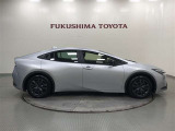 【まるごとクリーニング】シートを取り外し、車内を徹底洗浄。隅々まで丁寧に仕上げています。