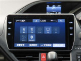 オーディオはAM/FMラジオ・フルセグTV・Bluetooth機能付き。CD/DVDの再生も可能です。