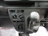 その他、ナビやドラレコの取付、保険の加入、ローン、修理、車検などお車に関することならすべて対応することができます。