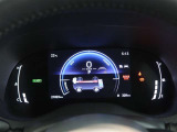 とっても見やすいメーターです。夜間時はラグジュアリーな気分にさせてくれる照明が魅力ですので、夜のドライブも楽しみになりますよ♪