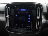 先進のエアピュリファイヤー(PM2.5センサー付)は、車内に侵入する有害なPM2.5微粒子を最大80%除去。よりクリーンで健康的な空気で満たされたキャビンであなたとあなたの大切なゲストをお迎えします。