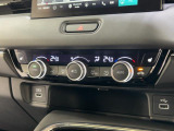 【フルオートエアコン】暑い季節に車内を冷やすだけでなく、除湿機能によりガラスのくもり防止にもなります!温度を設定すればあとはエアコンにお任せです