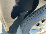 フロントバンパー左側にキズがございます。