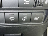 オートマチックハイビームとは、先行車や対向車のライトを認識し、ハイビームとロービームを自動で切り替える機能です。夜道の視界を確保します。詳細は販売店スタッフまでおたずねください。