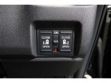 ◆◆両側電動スライドドア!!荷物で手が塞がる時など簡単にドアの開閉が出来ます!何より力いらずで開閉OK!女性やお年寄りにも優しい♪電動機能はOFFにもできますから元気なお子様の駆け出しも安心!