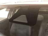 《Toyota Safety Sense》ミリ波レーダーと単眼カメラを併用した「2種類の目」でクルマや歩行者などを認識。個々の安全技術やシステムを連携させ、様々なシーンでドライバーをサポートします!