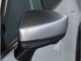【ドアミラーウインカー】格好良さだけではなく対向車両からの視認性もよく安全に走行する為の安全装備のひとつです。