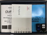 スマートキーは鍵をバッグに入れたままでもドアロックの開閉やエンジンのON・OFFができます。夜間や雨の日も鍵を探さなくて良いので便利です。