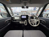 見通しのよいすっきりとした視界で、誰でも運転しやすいです。運転のしやすさは疲れにくさにも繋がりますよ♪