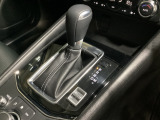 全てのトランスミッションのメリットを兼ね備えた理想的なAT、それがSKYACTIV-DRIVE(スカイアクティブドライブ)。「滑らかな変速」「ダイレクト感のあるシフトフィール」そして「低燃費」が特長です!