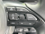 【レーダークルーズコントロール】高速道路での長距離走行が楽に!!自動で速度を保つクルーズコントロールが、衝突軽減システムと連携し、前方の車両を感知して車間を保つように速度調節してくれます!!