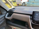 安全・安心な走行のために、納車前にダイハツのクルマを知り尽くしたエキスパートが基本性能に関わる機能や状態を徹底的に点検。消耗部品の交換など法定12ヶ月点検相当の点検・整備を実施しております。