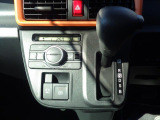 車内の温度を一定にするオートエアコンです。