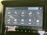 画面からテレビの項目を選べる構成で、停車時に映像やテレビを視聴する際にも活用できます。地図検索などのメニューも並び、目的に合わせて使い分けられます。