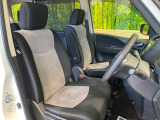 運転席シート廻りは使用感も少なく、良好な状態となっています。丁寧に使われていたことがよくわかりますね。