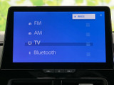 FM・AMラジオやテレビ、Bluetoothなどの選択肢が一覧で表示され、使いたい音源を画面から選べます。日々の通勤やお出かけの気分に合わせて、車内での時間を快適にお過ごしいただけます。