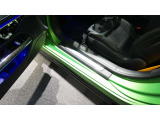 メルセデスジャパンが定めるサーティファイドカー(認定中古車)として登録を致しますので、納車時にはタイヤやバッテリー等も規定以下の数値であれば、整備代金を頂かず、無償で交換となります。ご安心下さい。