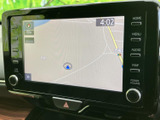 画面上で現在地や周辺の道路を確認でき、行き先までのルート確認をサポート。地図表示を活用して、初めての場所へのお出かけにも役立ちます。