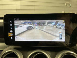 バックカメラにより駐車時の後方確認も楽にできます。