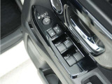 ◆パワーウィンドウスイッチ◆運転席から全席の窓の開閉操作を行うことが出来いつでも換気ができます!