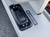 車椅子の固定・解除もレバー1つで可能です。
