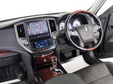 使いやすさや安全性を追求したステアリング周り!高級車ゆえにスイッチ類が多いのも特徴ですね!考え尽くされた配置ですぐに使いこなす事が出来ますのでご安心下さい!是非、体感してみて下さい!!