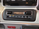 スライドドアは通常のドアに比べて、車のボディーに対し平行に開閉し、開けてもスペースを取りません。出入り口が大きいドアはお子様のいるご家庭はもちろん、混んだ駐車場でも大活躍です!