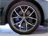 BMW純正アルミホイールです。納車時にはアルミホイールコーティングも承っております!是非ご検討下さいませ。