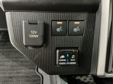 フロント両席にはシートヒーターが付いています!寒い日に便利な装備ですね。