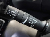 【バリアブル間欠ワイパースイッチ】車速に応じてワイパーの間隔を自動的に調整する機能。雨の量や車速に応じてワイパーの間隔を最適化し、視界を確保することができます。
