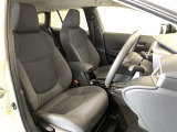 厚みがあって、座り心地のいいシート。運転席も助手席もリラックスしてゆったりと座れます。