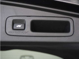 ◆パワーテールゲート◆キーや運転席のボタン、ハンズフリー機能など多彩なアクセスで自動開閉できます。