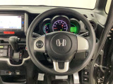 【運転席まわり】Honda独自の設計思想に基づき、自然に手を伸ばした先に操作したいものがあるようレイアウトを追求 !