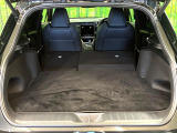 【パワーバックドア】スマートキーや運転席のボタンを押すだけでリアゲートが自動で開閉します!荷物を持っている時や、高い位置にあるバックドアを閉める際に便利な機能です♪