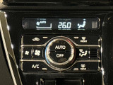 車内空調は&rdquo;AUTOエアコン&rdquo;にお任せ。運転に集中出来ますよ!