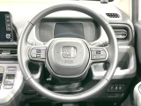 【純正革巻きステアリング】上質な革を使用することで、手にしっかり馴染みとても運転しやすいハンドルです♪