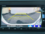 カラービジョンとガイド線で見やすい視点切替式のバックモニター。