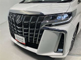 【LEDヘッドランプ】 消費電力の少ないLEDヘッドランプを採用。夜道を明るく照らしてくれます♪フォグランプ付きで霧などにも大活躍しますよ☆