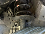 お車を安心してお乗りいただく為には、足回りの定期点検が欠かせません。サービスサポート(有償保証)では無料点検もご提供しており、安心のカーライフをお過ごしいただけるサポート体制が整っています。