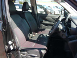 座り心地の良い運転席シート。