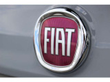 ひと目で伝わる、FIATエンブレム