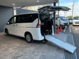 アラウンドビューモニター装備で、バックや縦列駐車の際に上から見た映像があなたをサポート!