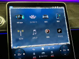 新しくなったセンターコンソールはスマートフォンを操作するような感覚でナビから車両の設定までが可能です。