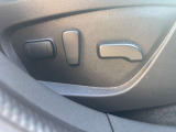 前席パワーシート搭載(運転席側)