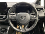 快適な操作性の運転席、ハンドルも綺麗に清掃済みです!もちろん安全を守るエアバッグも装備しているので安心してお乗りいただけます(^^)