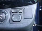 電動格納式ドアミラー付き。 狭い駐車場へ停めた時に、ボタン1つで左右のミラーをたたむ事ができます。