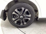 純正アルミホイール☆Honda車にぴったりなデザインです。