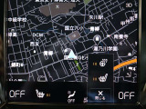 タッチパネルからはシートヒーターの温度調節が可能です 運転席はステアリングヒーターも装備しているため、冬でも手がかじかむことがなく正確にステアリング操作できます